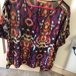 🍒🍒Ellen Tracy Purple Red Graphic Blouse